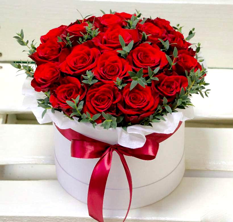 Red roses in Box - Product image