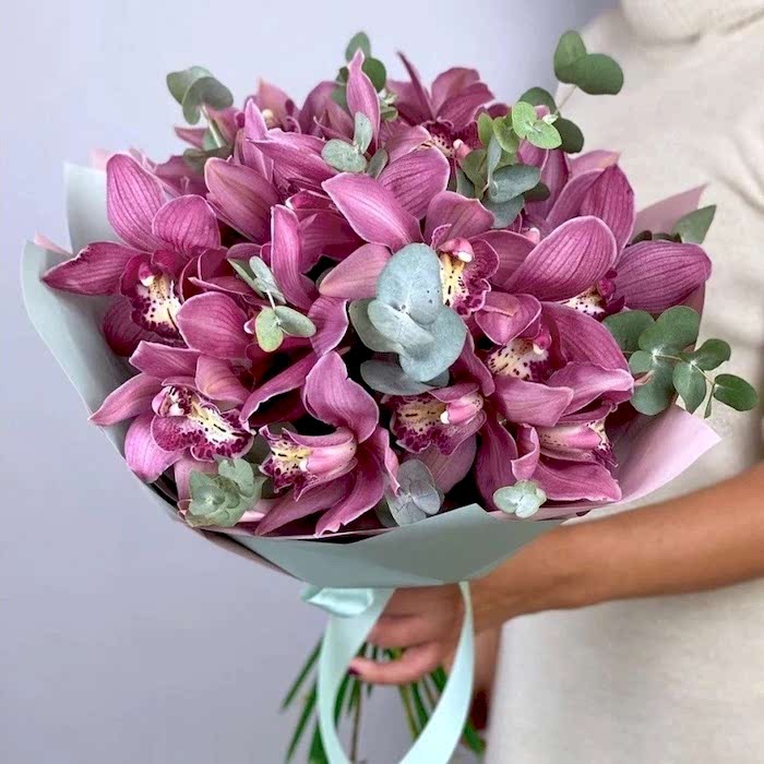 25 Orchid bouquet - Luxury Flowers