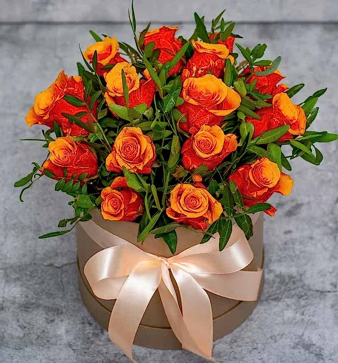 15 Orange roses in box - Flower delivery in Azərbaycan