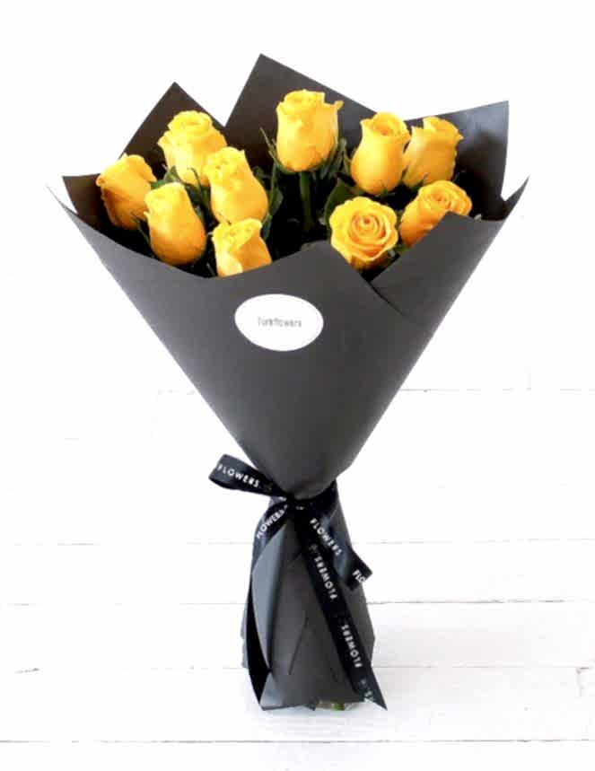 Yellow Roses Bouquet in Black Wrap - Flower delivery in Azərbaycan